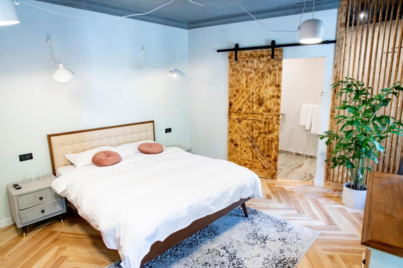 Barrique Chambers Hotel Brasov Bagian luar foto