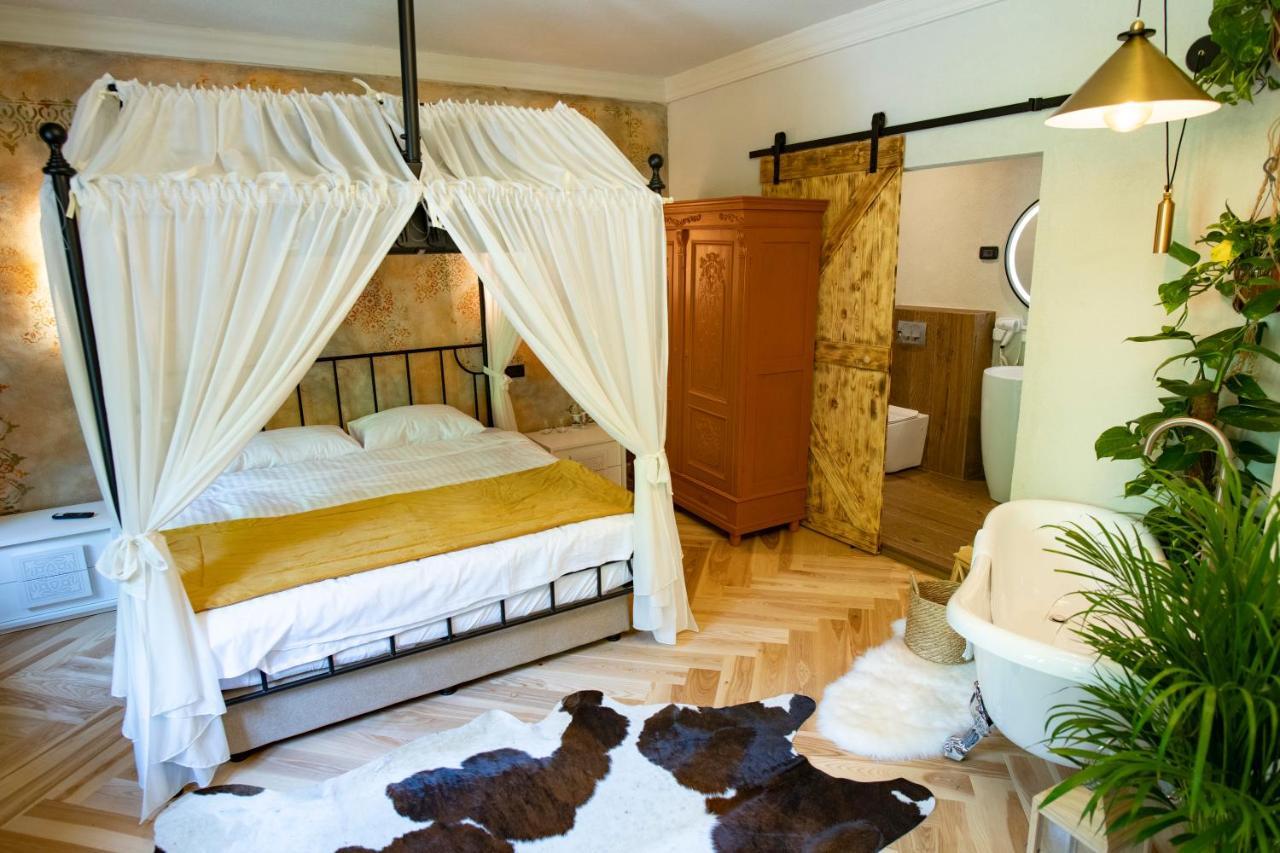 Barrique Chambers Hotel Brasov Bagian luar foto